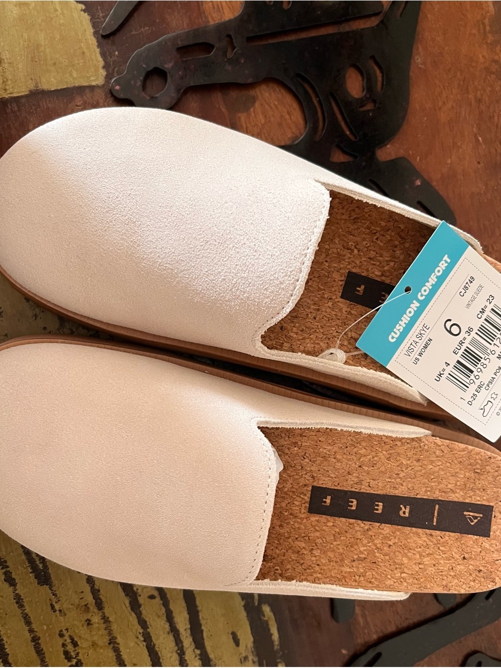 Reef Women’s Slip-On Mules in Blush and Peach - Picture 3 of 6